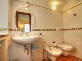 Monticelli 3* Γκούμπιο